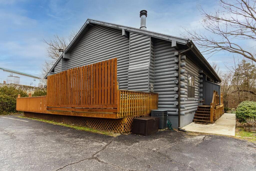 3 Bedroom Log Cabin Condo Close To Everything! แบรนสัน ภายนอก รูปภาพ