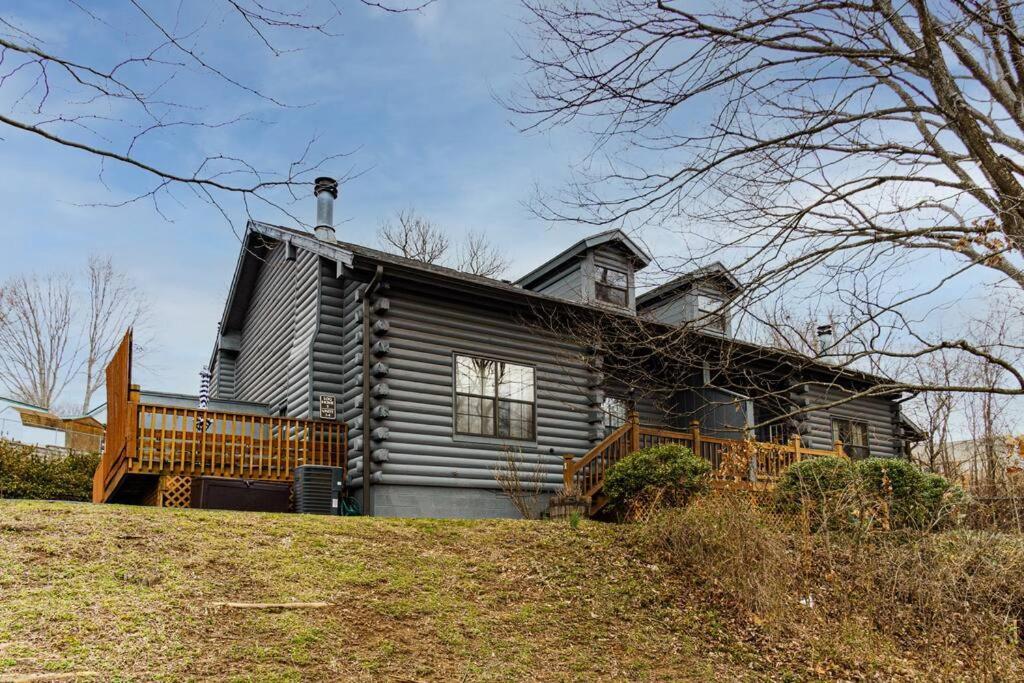 3 Bedroom Log Cabin Condo Close To Everything! แบรนสัน ภายนอก รูปภาพ