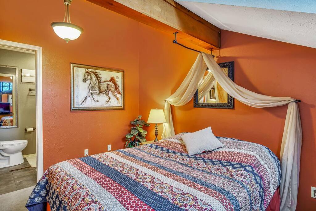 3 Bedroom Log Cabin Condo Close To Everything! แบรนสัน ภายนอก รูปภาพ