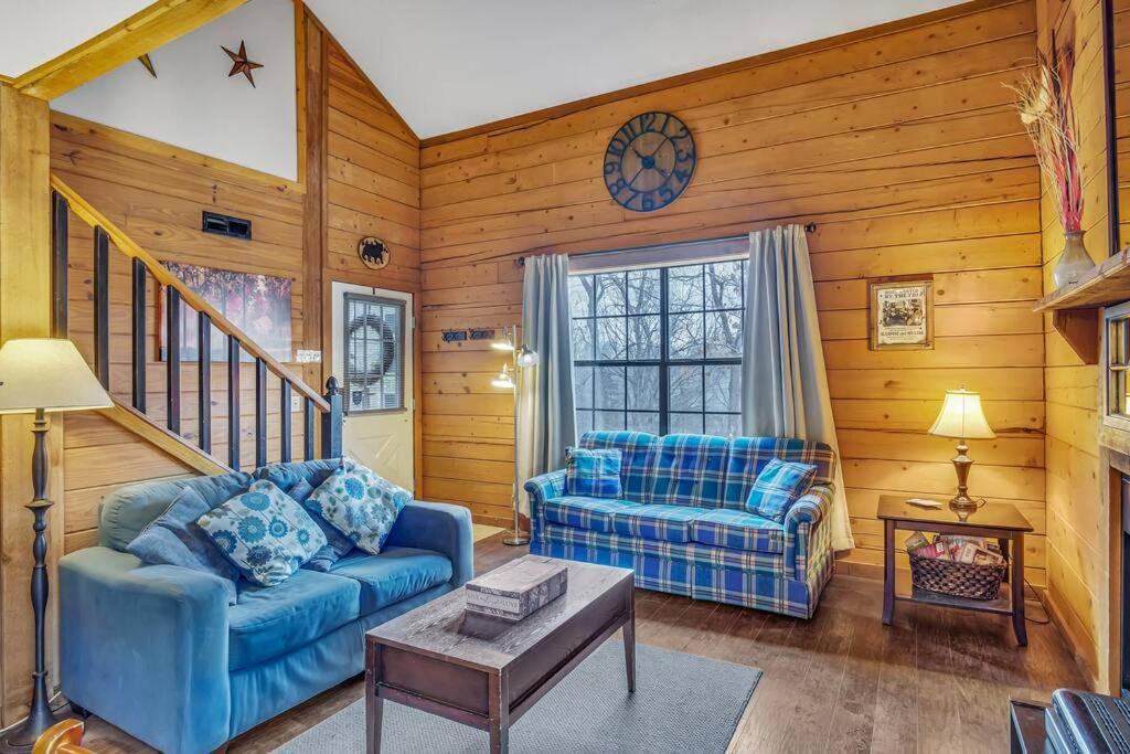 3 Bedroom Log Cabin Condo Close To Everything! แบรนสัน ภายนอก รูปภาพ